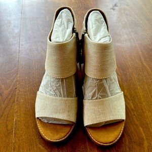 TOMS Majorca Cutout sandal